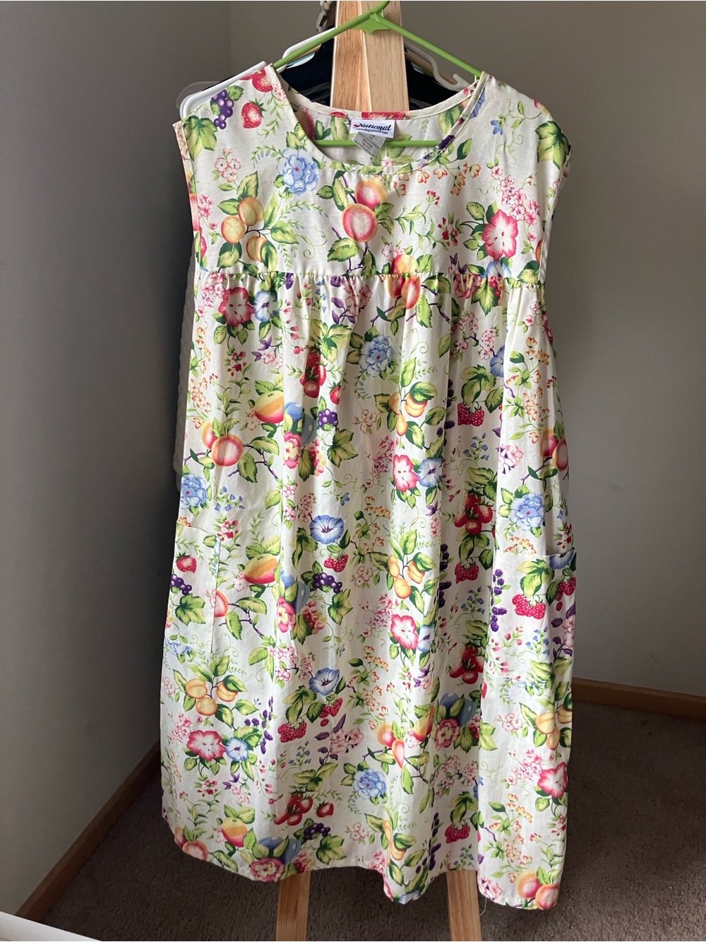 Sleeveless Floral Fruit 🍓 Maxi Dress in Cream Multi - Comfortable Summer Style